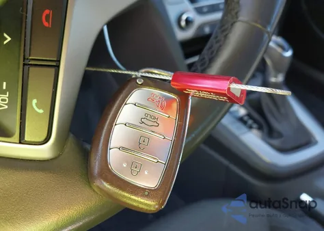 2017 Hyundai Elantra Value Edition из США, поврежденный, VIN 5NPD84LFXHH195847